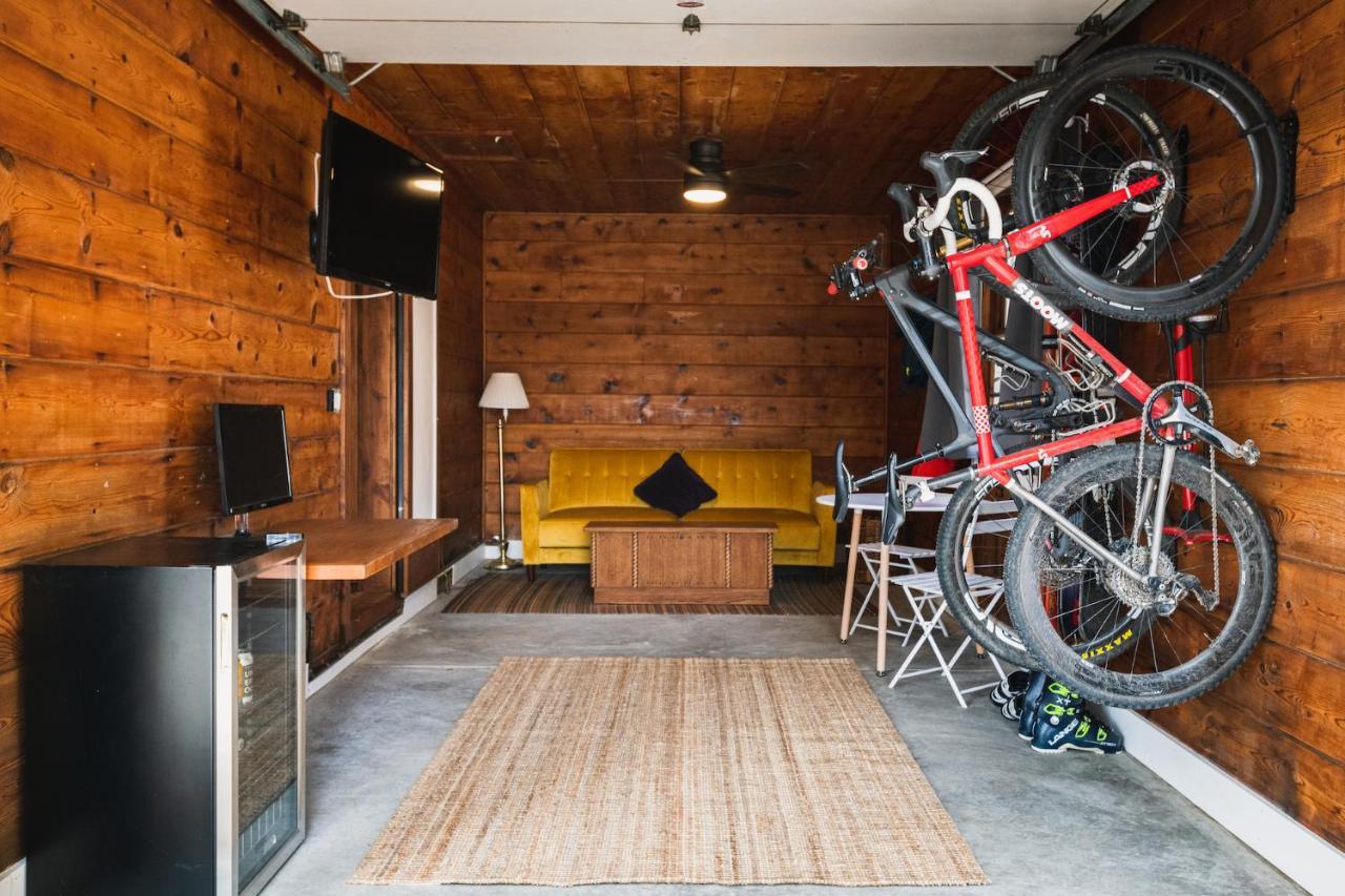 Left Coast Lodge - Pet Friendly 시스터스 외부 사진