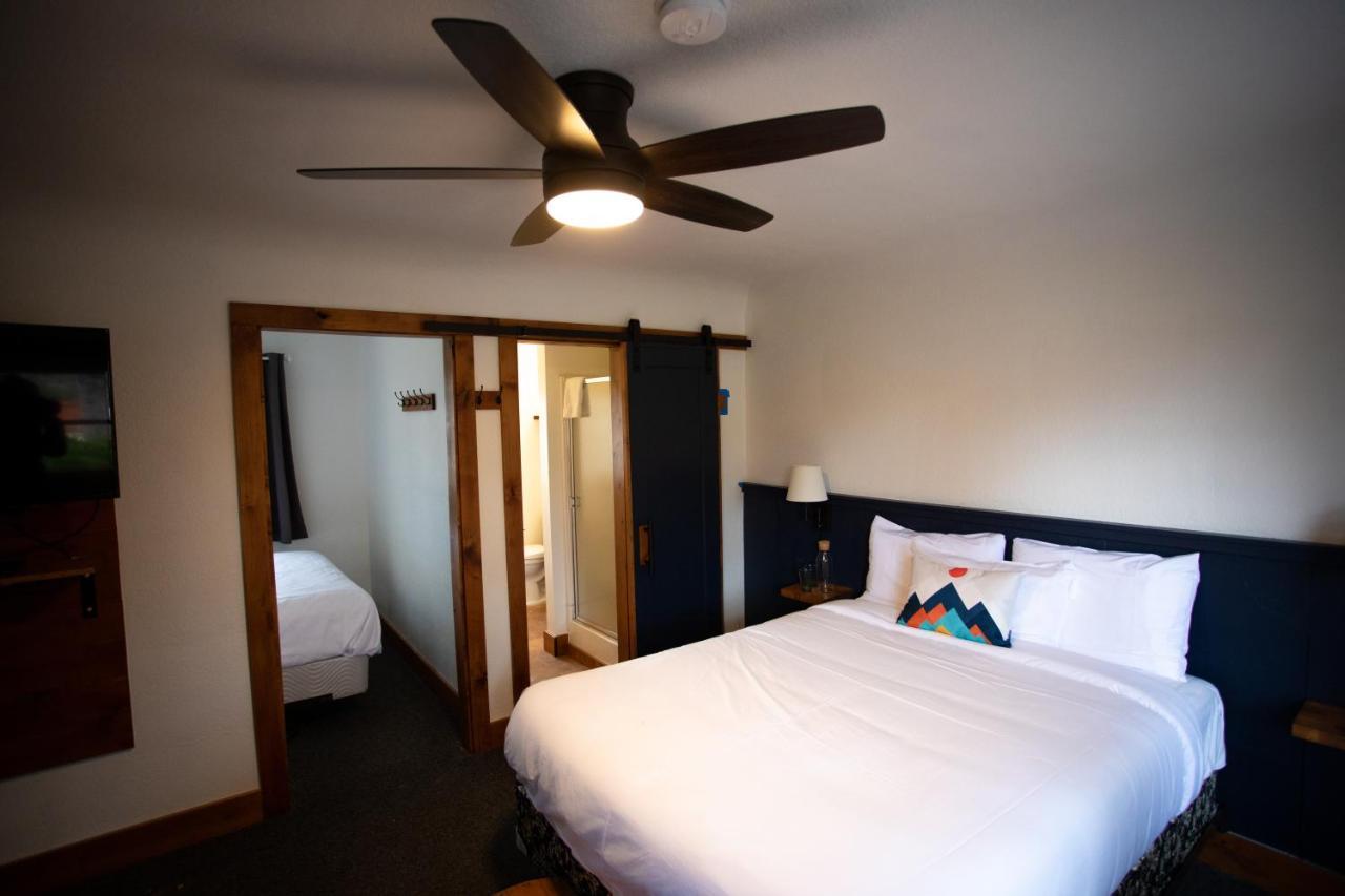 Left Coast Lodge - Pet Friendly 시스터스 외부 사진