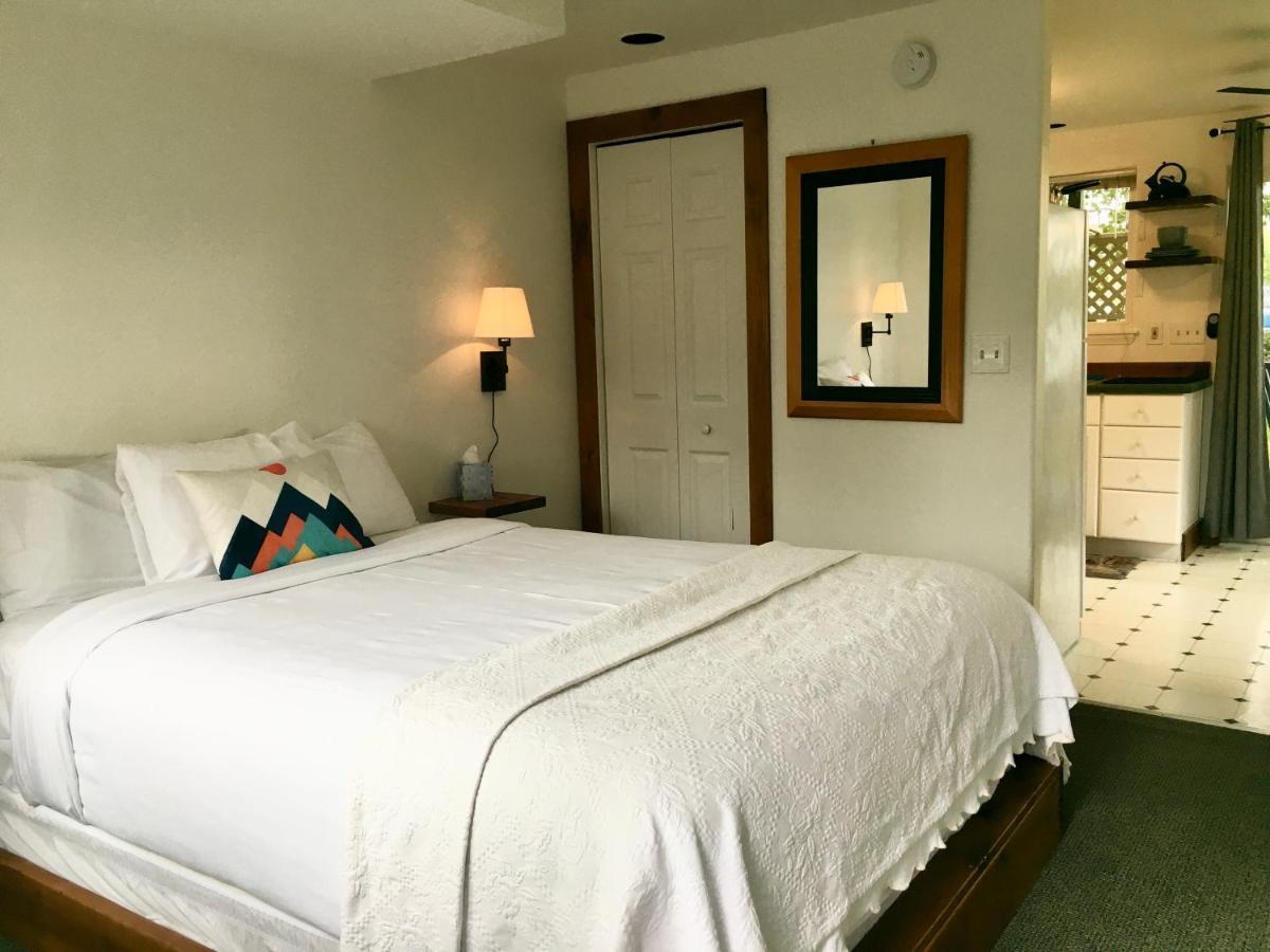 Left Coast Lodge - Pet Friendly 시스터스 외부 사진