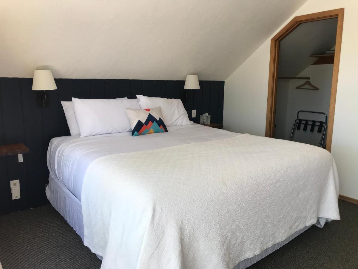 Left Coast Lodge - Pet Friendly 시스터스 외부 사진